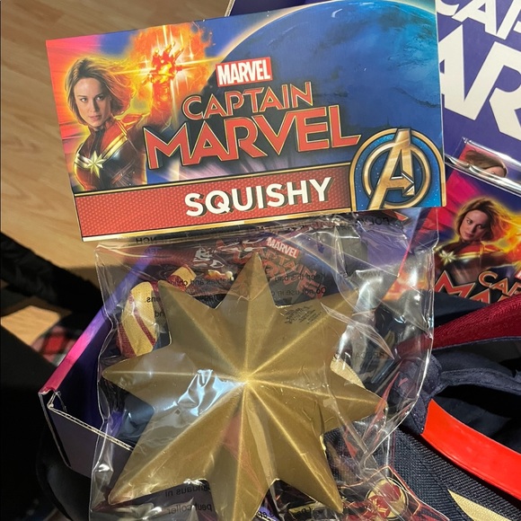 Culturefly Captain Marvel - Picture 6 of 8